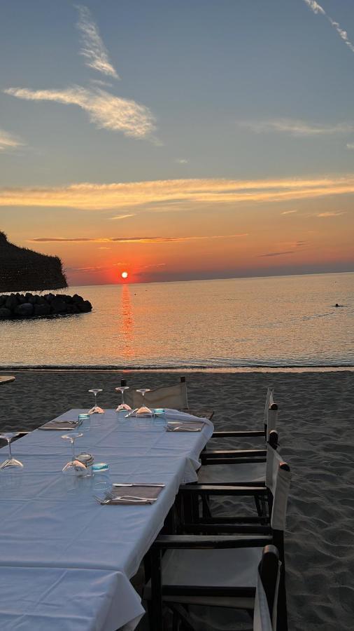 Villa Pisola Fiumicino Airport - Seafront ภายนอก รูปภาพ